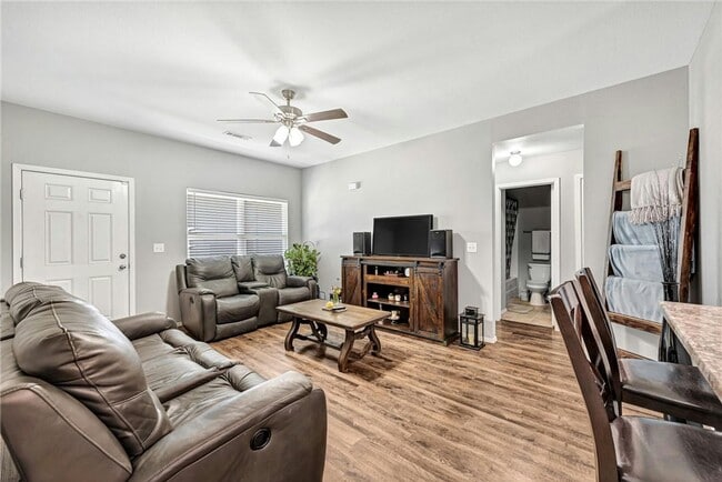 Photo - 716 NW 70th Ave