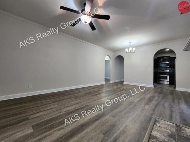 Photo - 5740 Park Side Rd