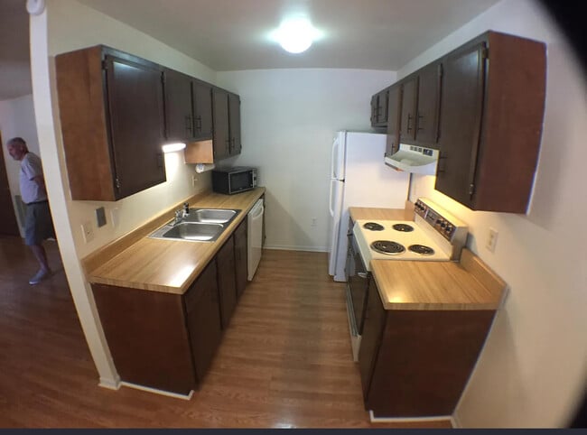 Photo - 1747 Donlee Dr