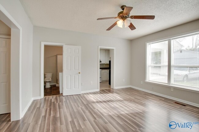 Photo - 310 Rock St SE Unit C