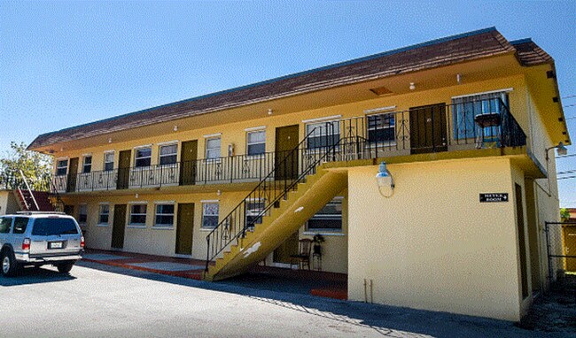 Photo - 216 N 61st Ave