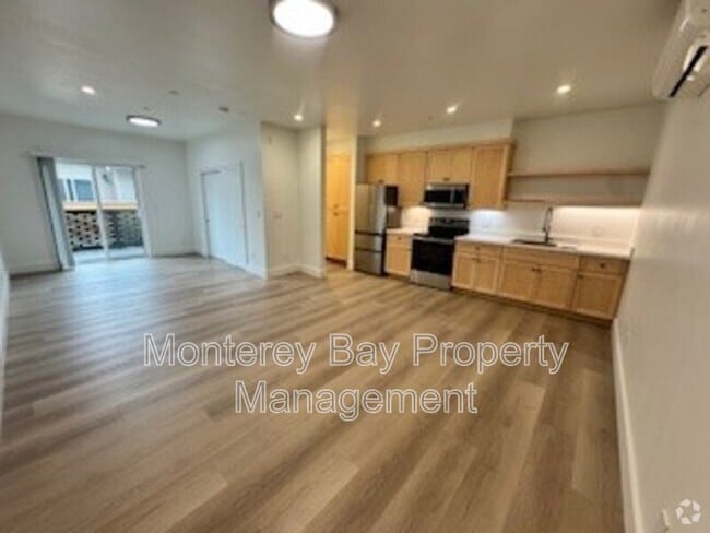 Building Photo - 3108 Seacrest Ave Unit #202 Rental