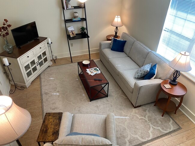 Grandes ventanas - 106 Michael Dr Unidad 106 Michael drive