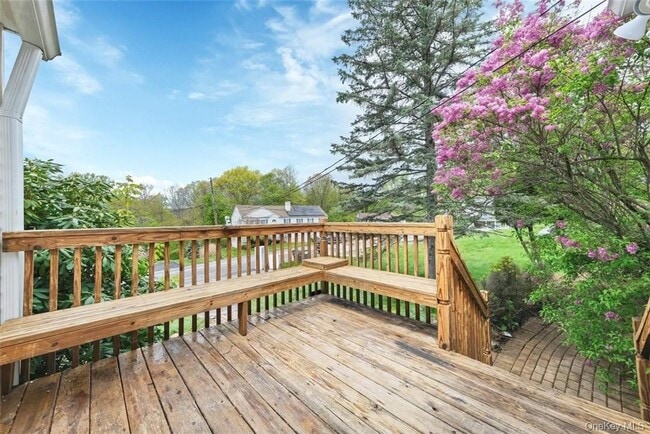 Photo - 32 Highland Dr