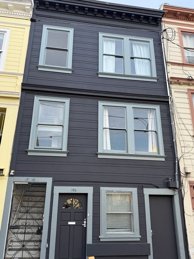 Photo - 202 (17-19 Card Aly) Unit 17