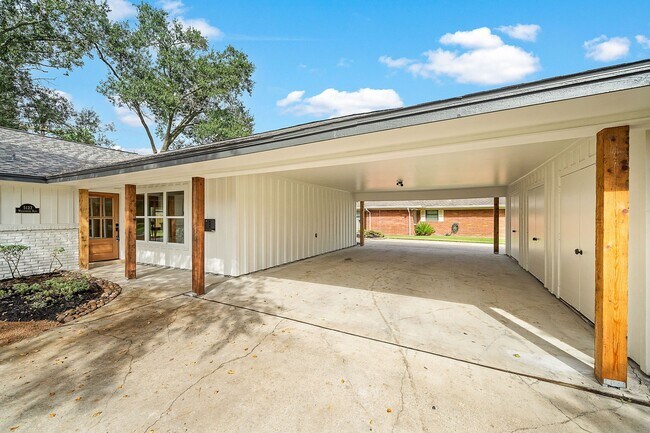 Photo - 5123 Willowbend Blvd