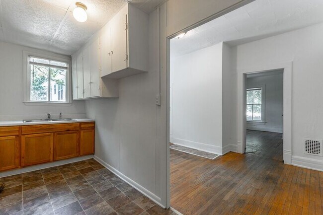 Photo - 518 E Manning St Unit Apt. 1