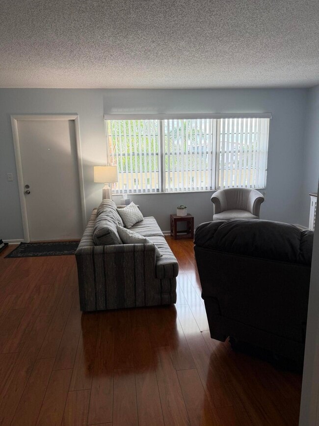 Photo - 3062 Ainslie Dr