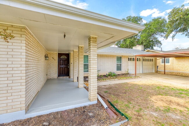 Photo - 10615 Lands Run St