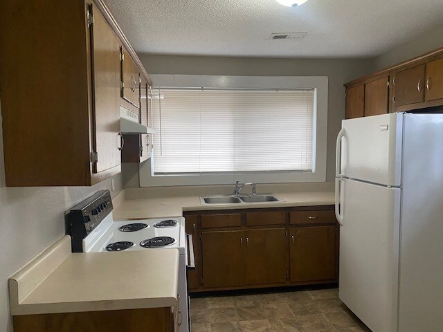 Photo - 5323 Spriggs St