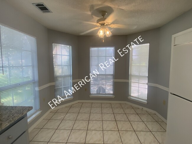 Photo - 19 Winfield Way