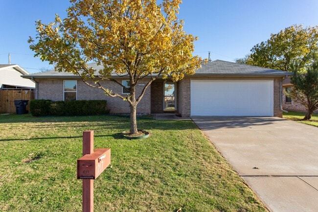 Spacious 2 Bedroom Home! - Spacious 2 Bedroom Home!