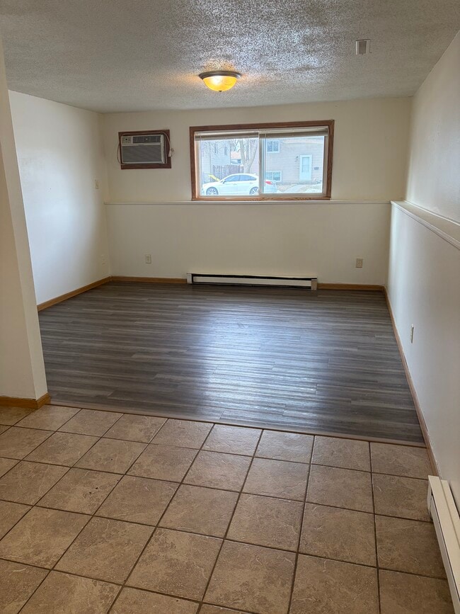 Photo - 450 29th Ave N