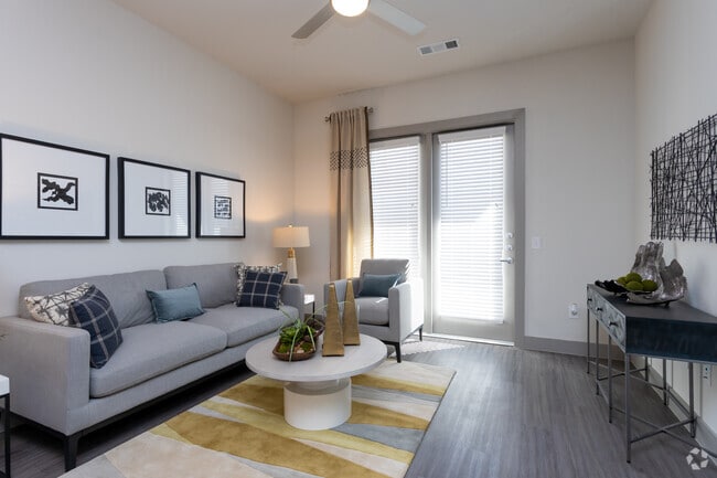 1BR, 1BA - 722SF