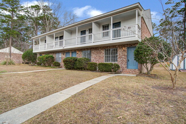 Photo - 400 Crestview Dr Townhome