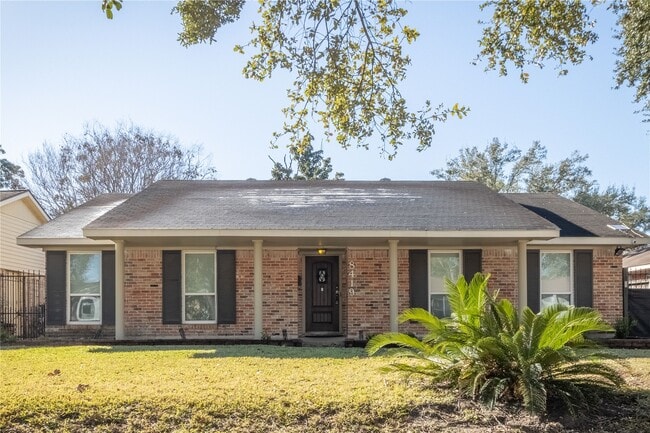 Building Photo - 8419 Sharpview Dr