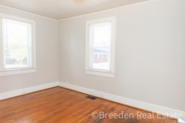 Photo - 102 Brittain Dr