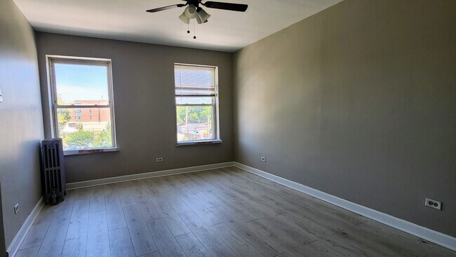 Photo - Large studio east of Chicago River Unidad 207