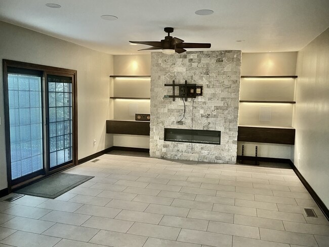 Photo - 5160 Orchard Crest