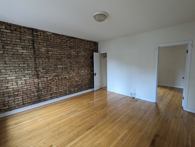 Photo - 3040 W Wellington Ave Unit 1