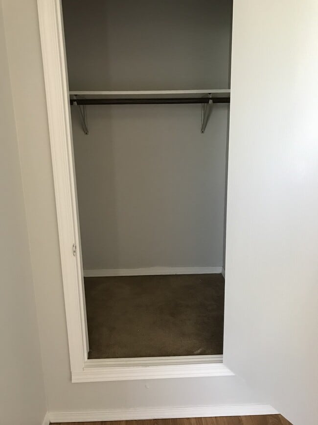 Photo - 938-940 N Oakland Avenue Unit 938