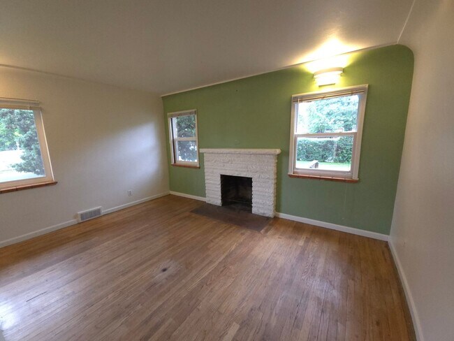 Photo - 1901 Baseline Rd