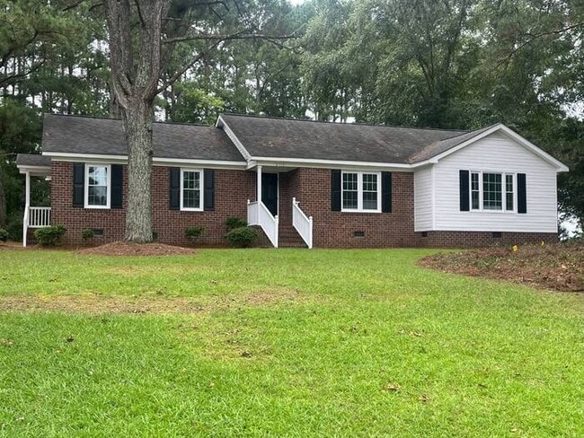 Building Photo - 3-Bedroom 2 Bath House