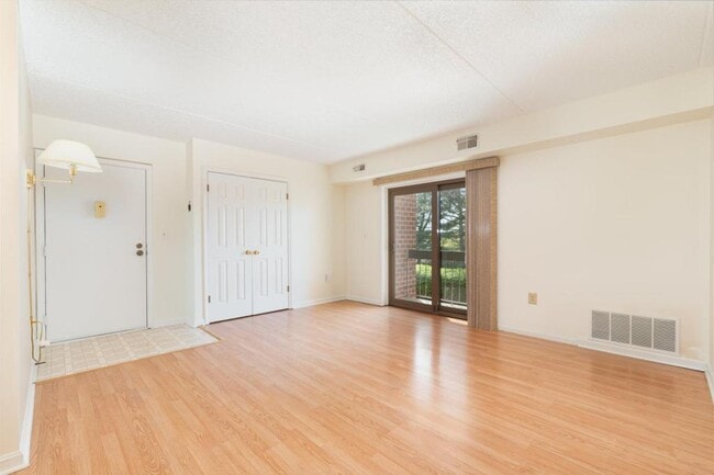 Photo - 1210 Hampton Hill Ct