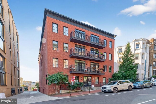 Building Photo - 1412 Chapin St NW Unit 2 Rental