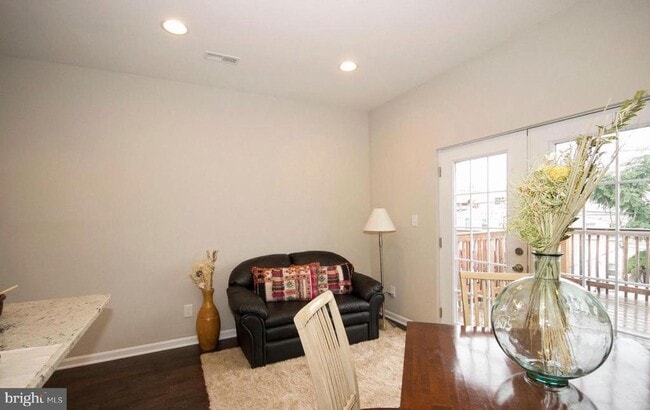 Photo - 1718 Marshall St