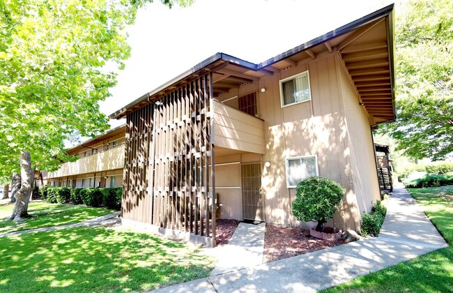 Sierra Gardens exterior - Sierra Gardens Apartments