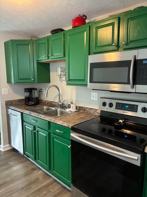 Photo - 744 Maplewood Ln