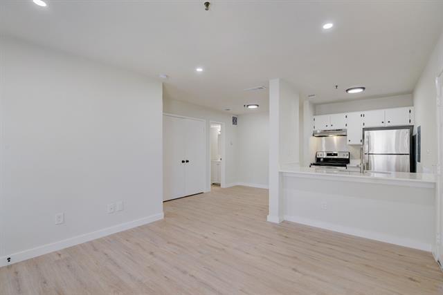 Photo - 2315 Moser Ave Unidad 223