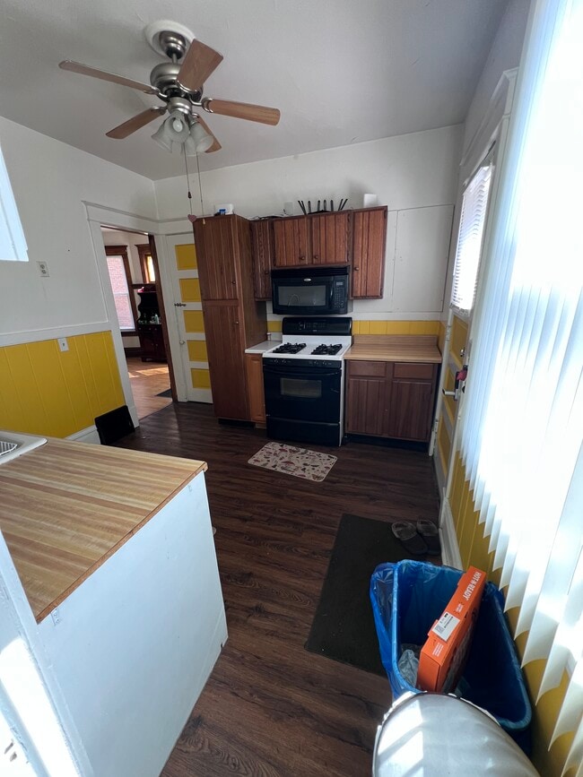 Photo - 2142 Clarence Ave