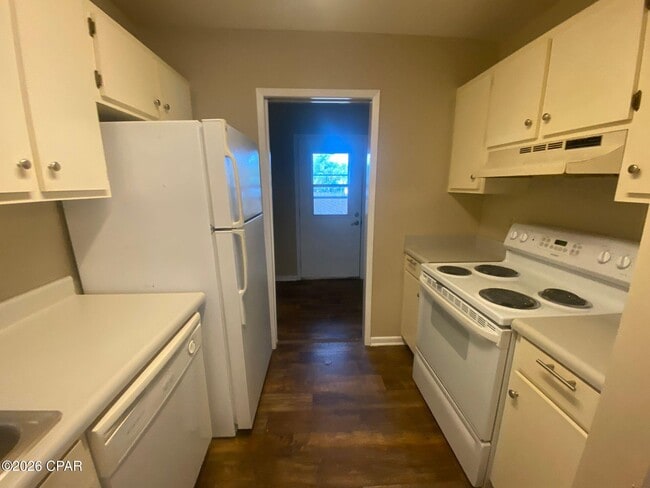 521 E 5th Ct