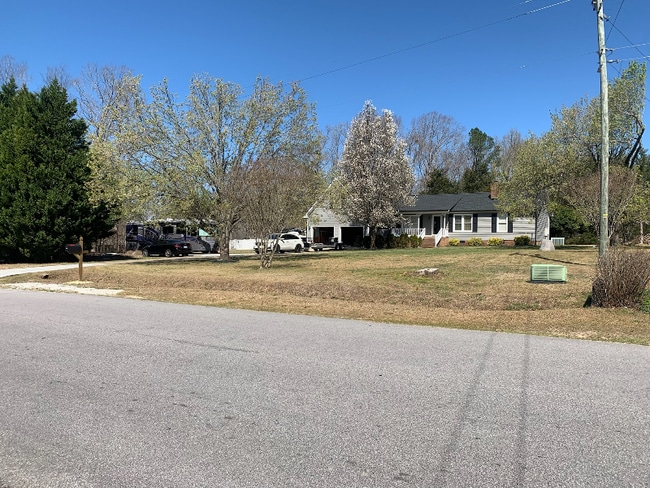 Photo - 2018 Valley Dr