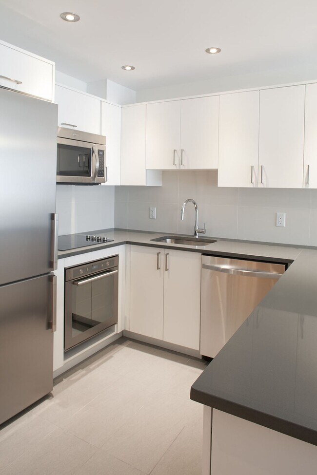 Photo - 3495 Rue de la Montagne Unit 203