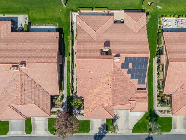 Photo - 39 Maximo Way