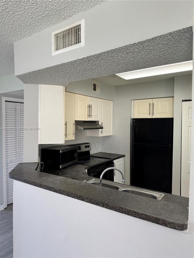 Photo - 3405 NW 44th St Unidad 101