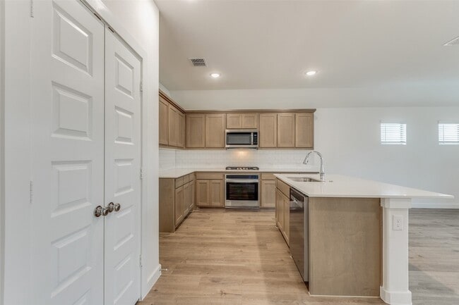 Photo - 4908 Pebblewood Dr