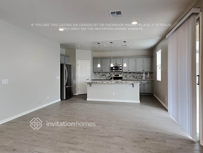 Photo - 5735 W Illini St