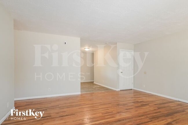Photo - 2288 Kingsford Dr