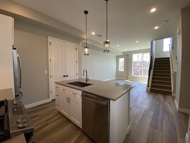 Photo - 3531-3539 S Pennsylvania St