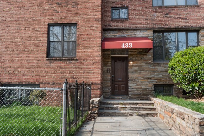 Front of Building - 433 Longfellow St. NW Unit 2