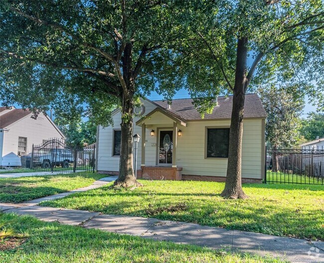 Building Photo - 7430 Magnolia St Rental