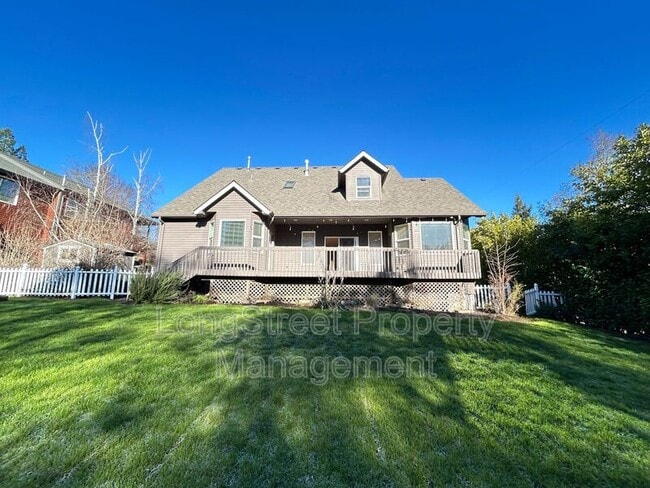 Building Photo - 852 Marilyn Dr