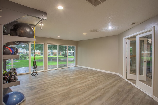Silver Oak Apartments apartments — community photo