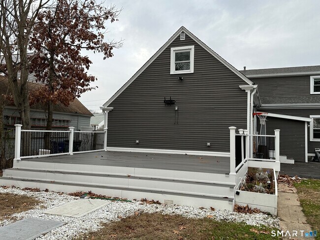 Photo - 70 Hawthorne St