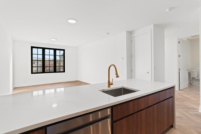 Photo - 100 E Putnam Ave