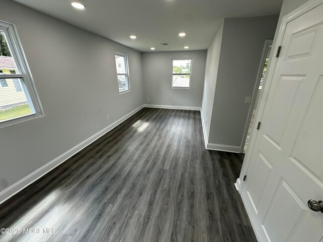 Photo - 105 Floyd Ln